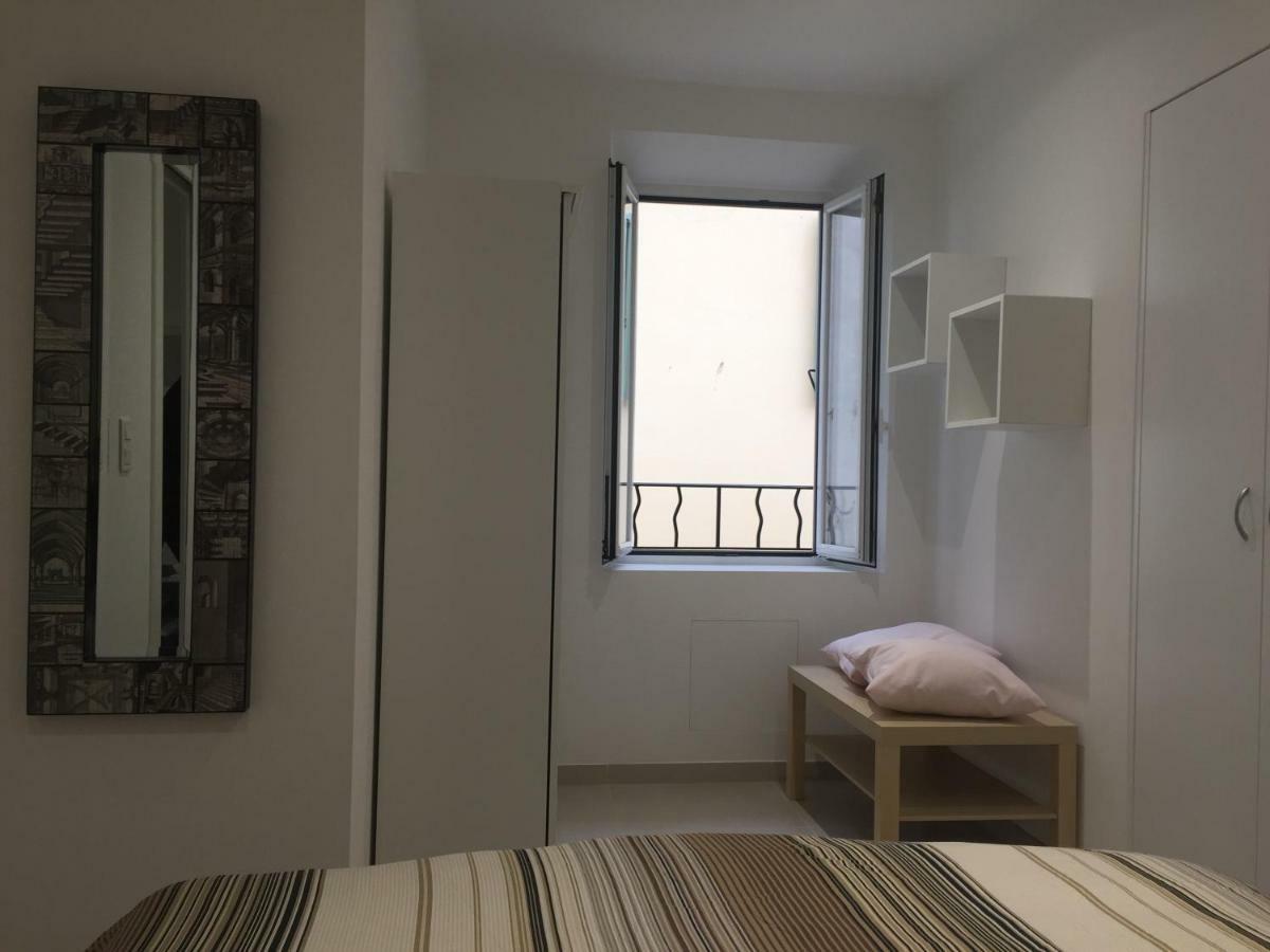 Menton 2 Pieces Climatise A Cote De La Plage Rue Palmaro 외부 사진